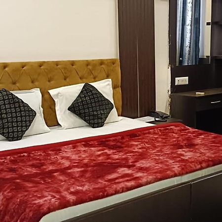Hotel Shree Kanta Gurgaon Eksteriør bilde