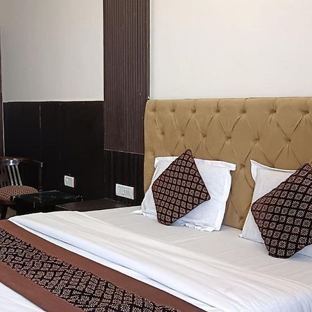 Hotel Shree Kanta Gurgaon Eksteriør bilde