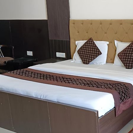 Hotel Shree Kanta Gurgaon Eksteriør bilde