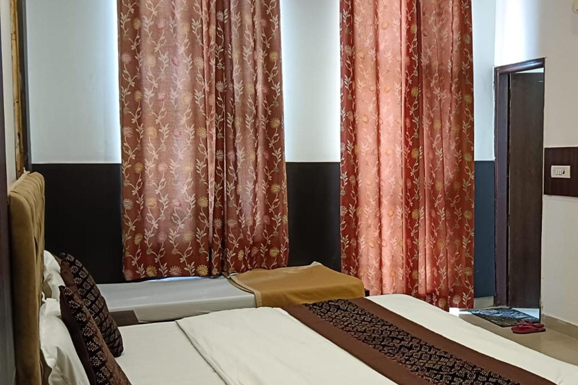 Hotel Shree Kanta Gurgaon Eksteriør bilde