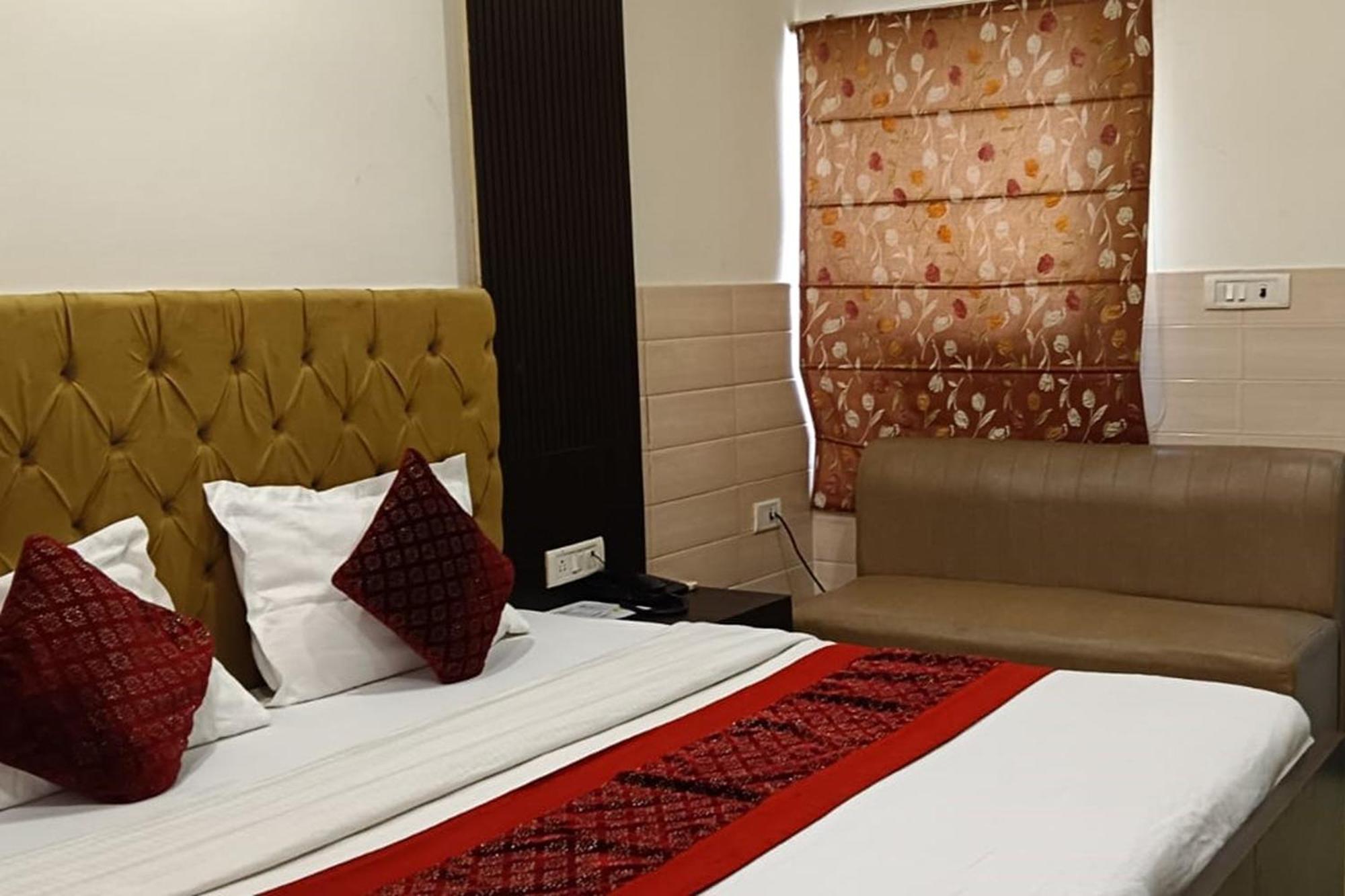 Hotel Shree Kanta Gurgaon Eksteriør bilde