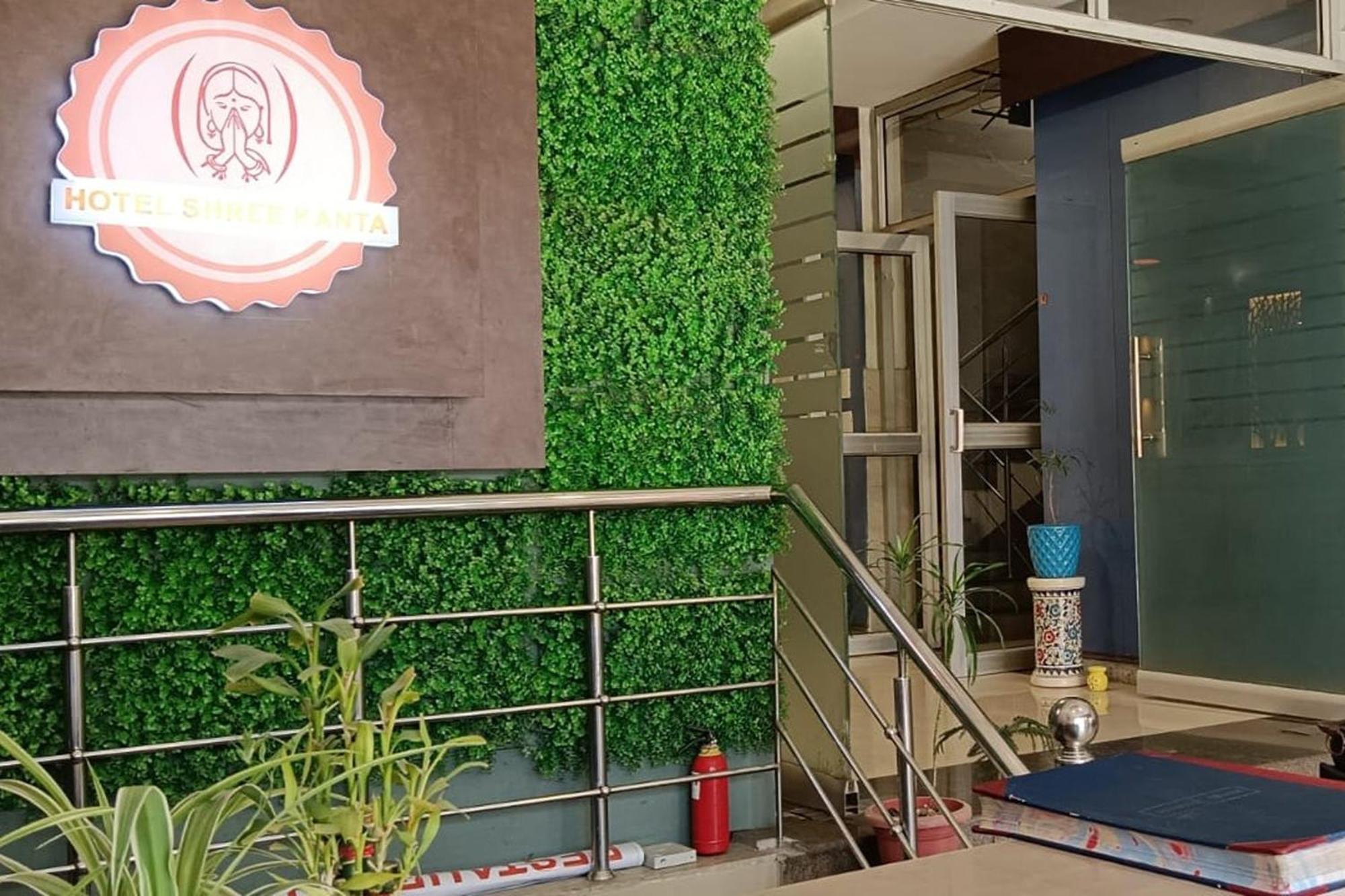Hotel Shree Kanta Gurgaon Eksteriør bilde
